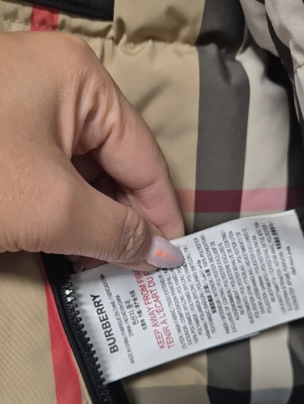 Burberry Black Puffer Jacket with Check Lining - Picture 6 of 6
